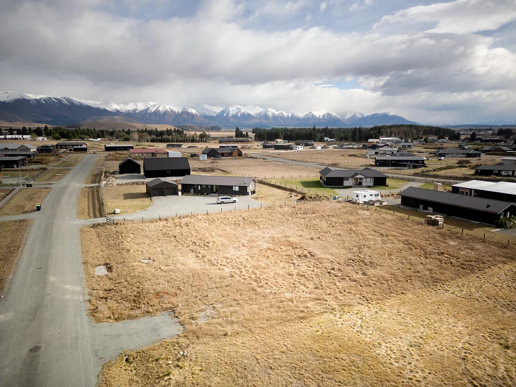 Twizel Elevated Space in Tussock Bend