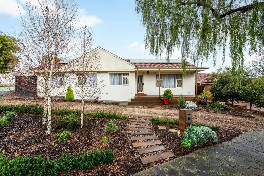 27 Geoffrey Avenue, Valley View, SA 5093