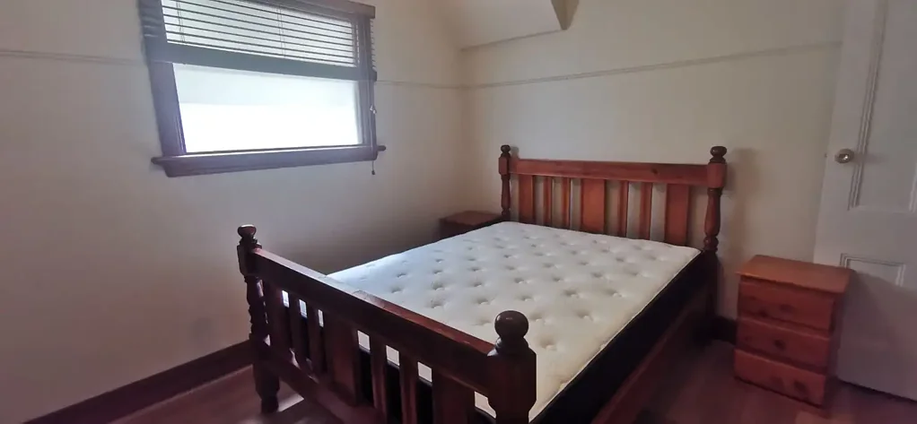 Partly furnished room located in a character filled 4-level Victorian terrace in a highly sought East Redfern precinct bordering Surry Hills.