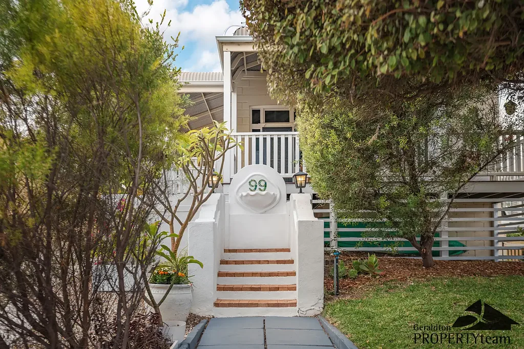 Beachlands 3Habitaciones A Century of Character in the Heart of Beachlands