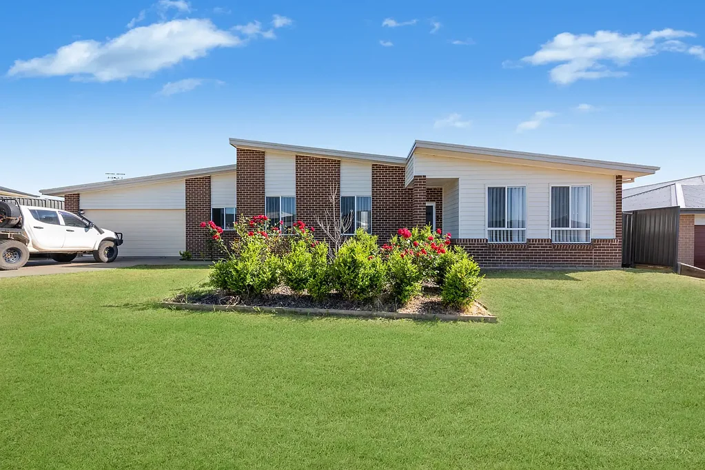 Mudgee 4房  Contemporary Comfort in a Prime Location