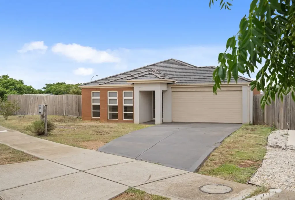 27 Harry Vallence Drive, Maddingley, VIC 3340