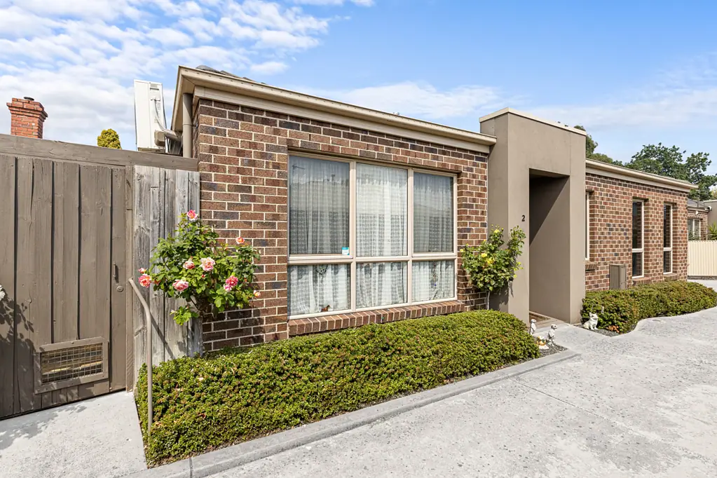 2/94 Beverin Street, Sebastopol, VIC 3356