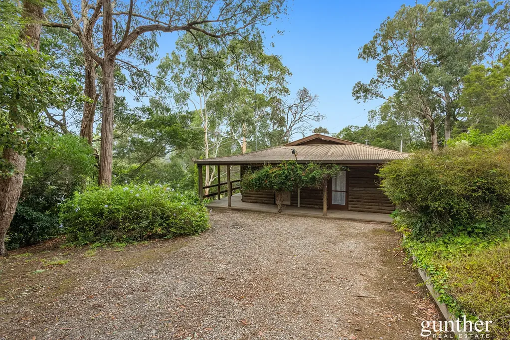 10 Crosley Street, Healesville, VIC 3777