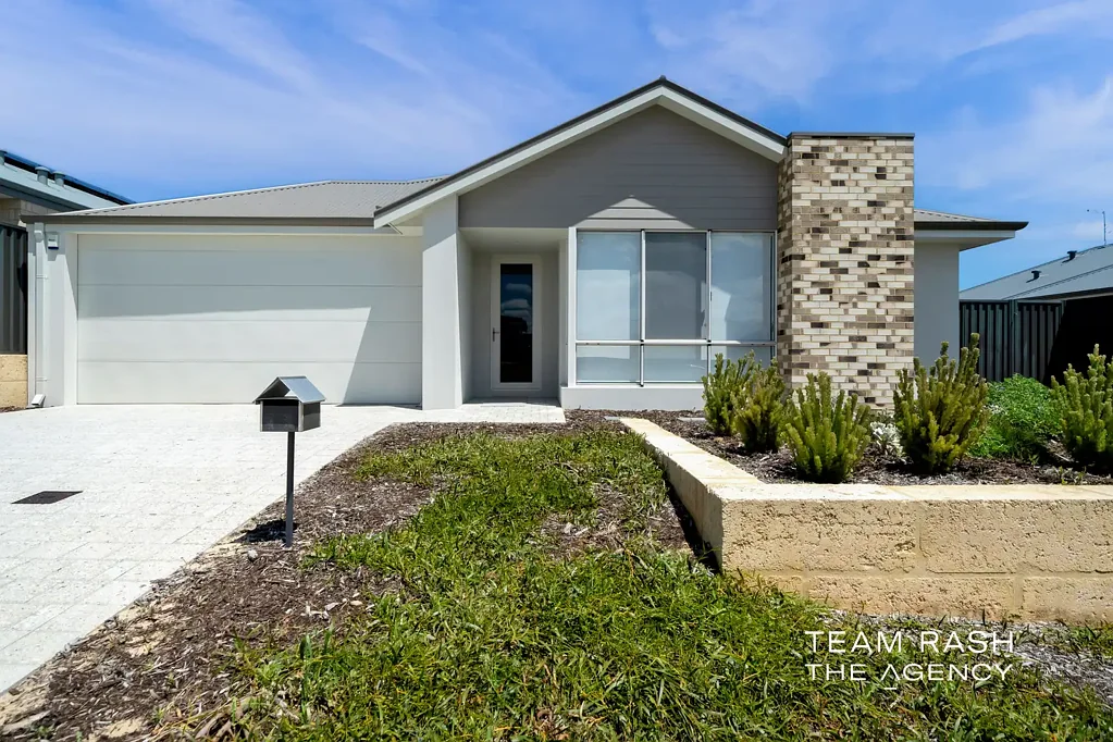 Eglinton 4chambre Modern Family Living