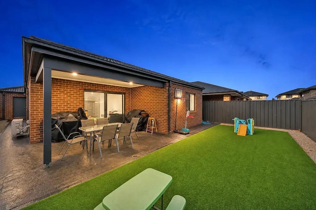 Strathtulloh 4 Bedroom Massive land with spacious home | Big Backyard | Walk to Strathtulloh Primary, Kolorer College, Parks