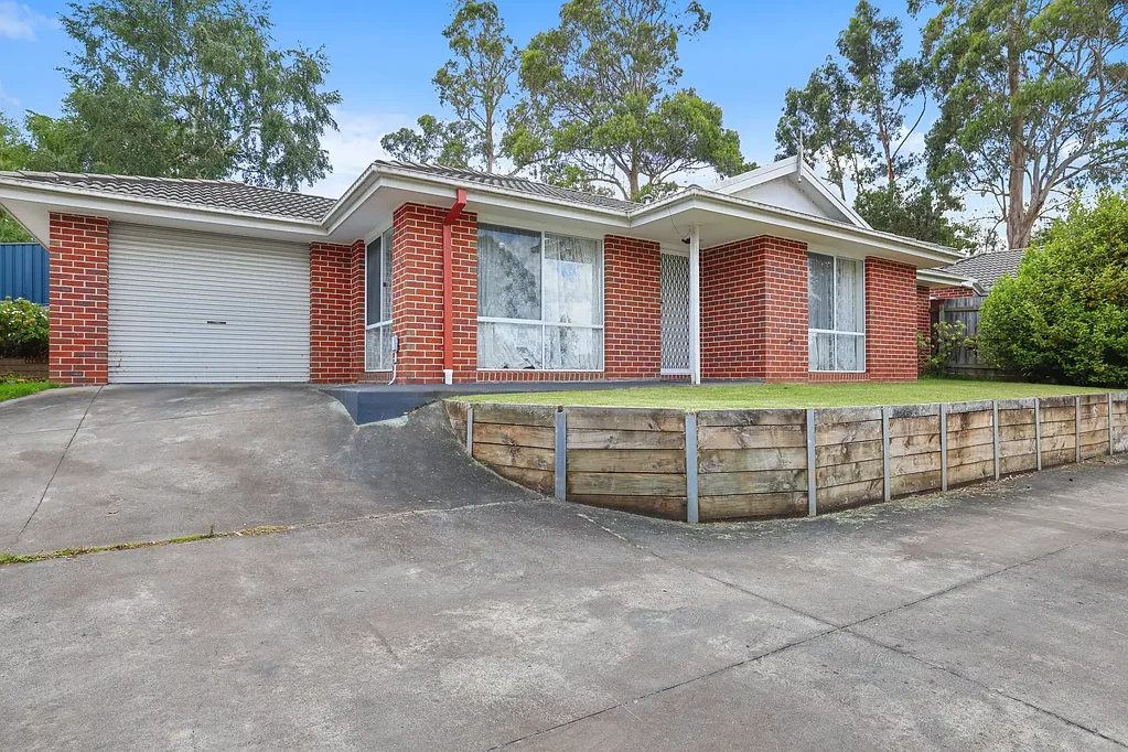 Drouin 2 Bedroom TOWNHOUSE LIVING WITH SPACE AND CONVIENCE