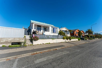 Seaview 3 Bedroom Unlock The Potential - Prime Position