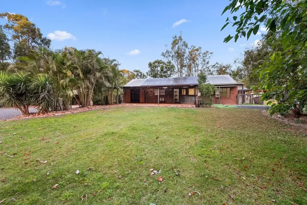 Charming Lowood Home at a Steal!