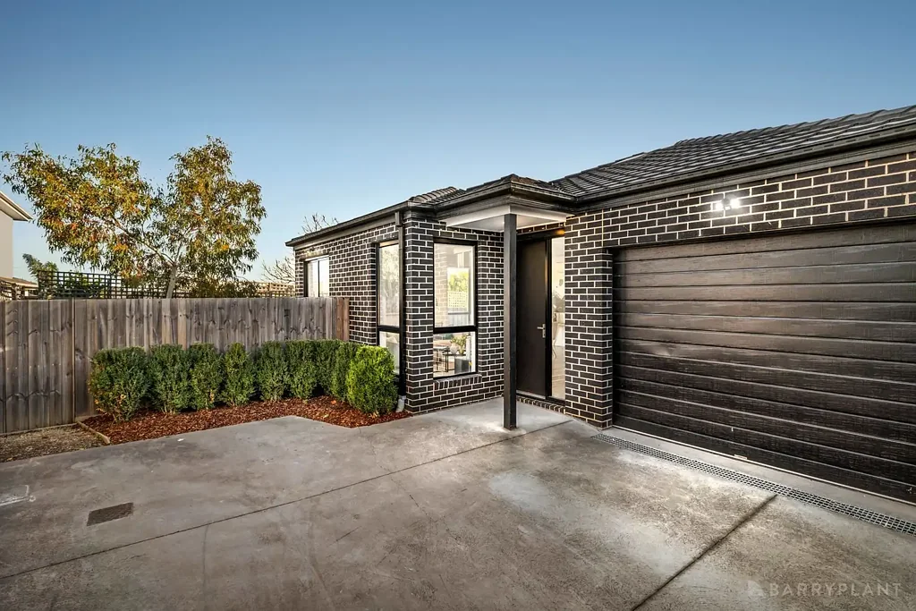 Dandenong 2Kwarto EFFORTLESS STYLE & SECLUDED COMFORT (NO BODY CORPORATE)