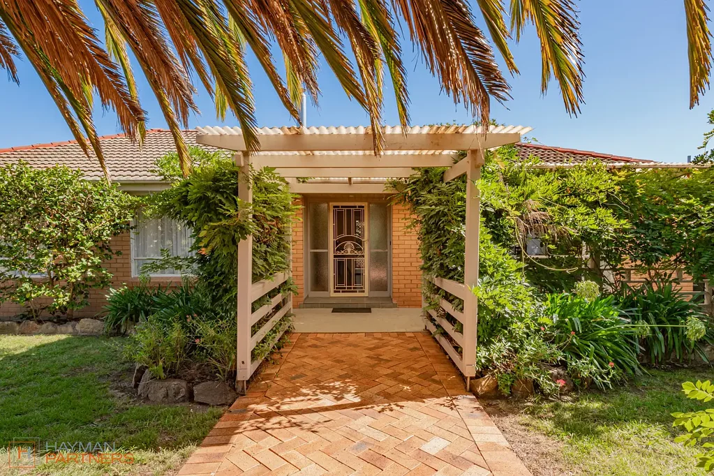 Chifley 4Zimmer Freshly Renovated Family Haven in a Peaceful Setting