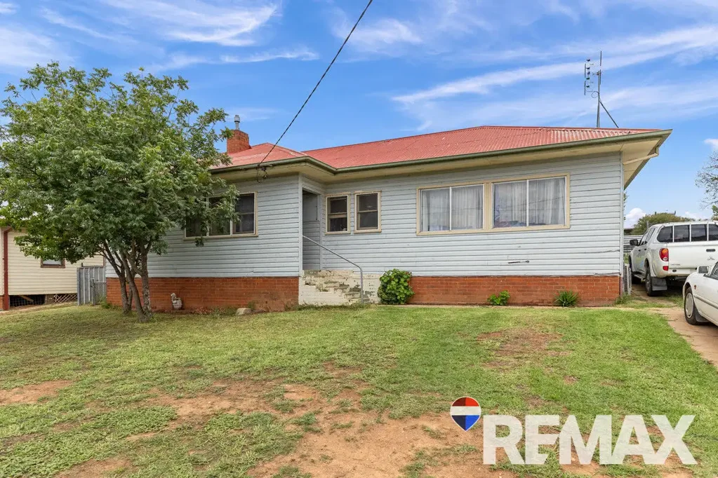 17 Robert Street, Junee, NSW 2663