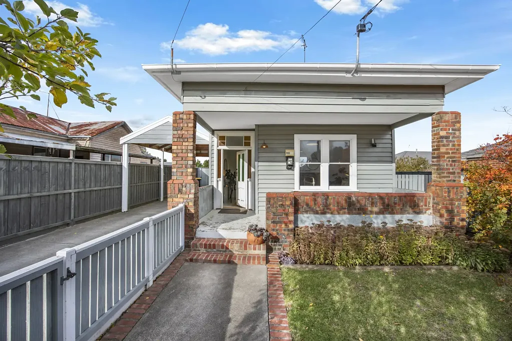 1/6 Wood Street, Soldiers Hill, VIC 3350