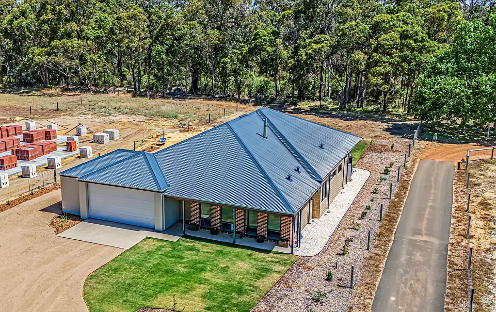 Cowaramup 4 Bedroom Huge opportunity in quiet Cowaramup