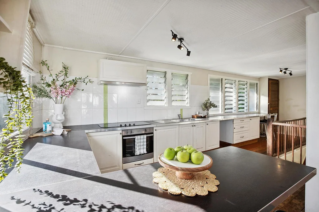 10 O'Connell Street, Depot Hill, QLD 4700