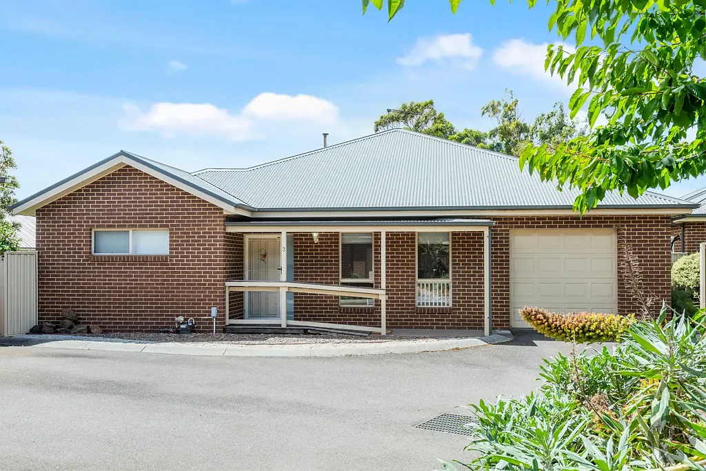 3/76 Barry Street, Romsey, VIC 3434