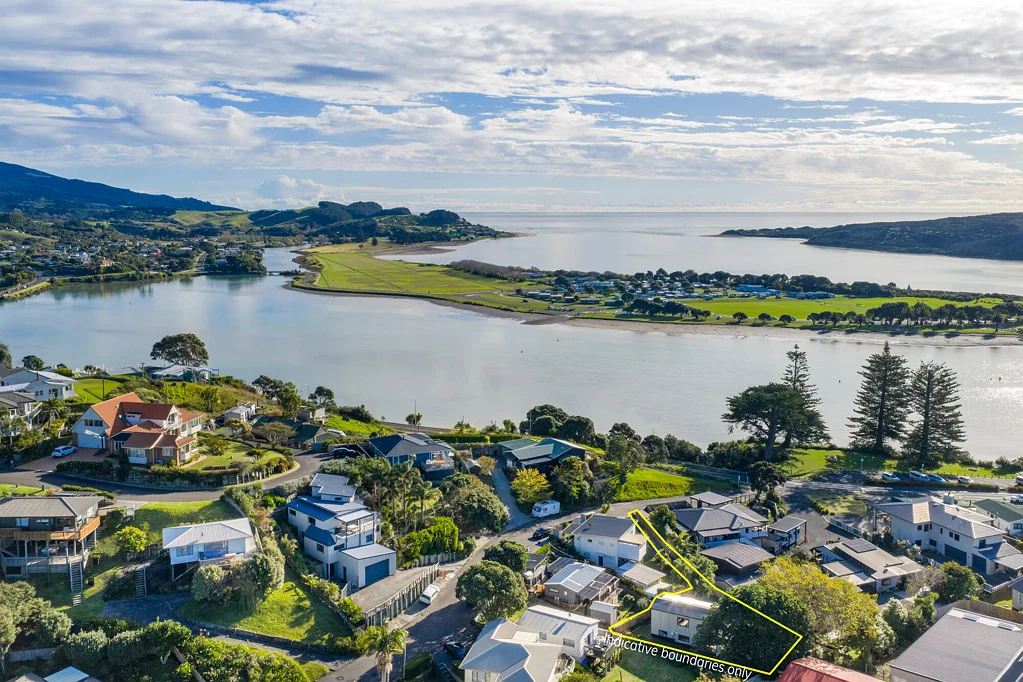 Raglan 4房  Home & Income Opportunity - Walk to Town