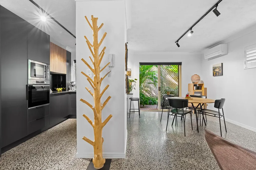 Clayfield 2બેડરૂમ The Garden Apartment Everyone Wishes They'd Found First