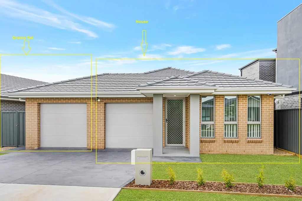 Granny Flat with Lock up garage and car space!