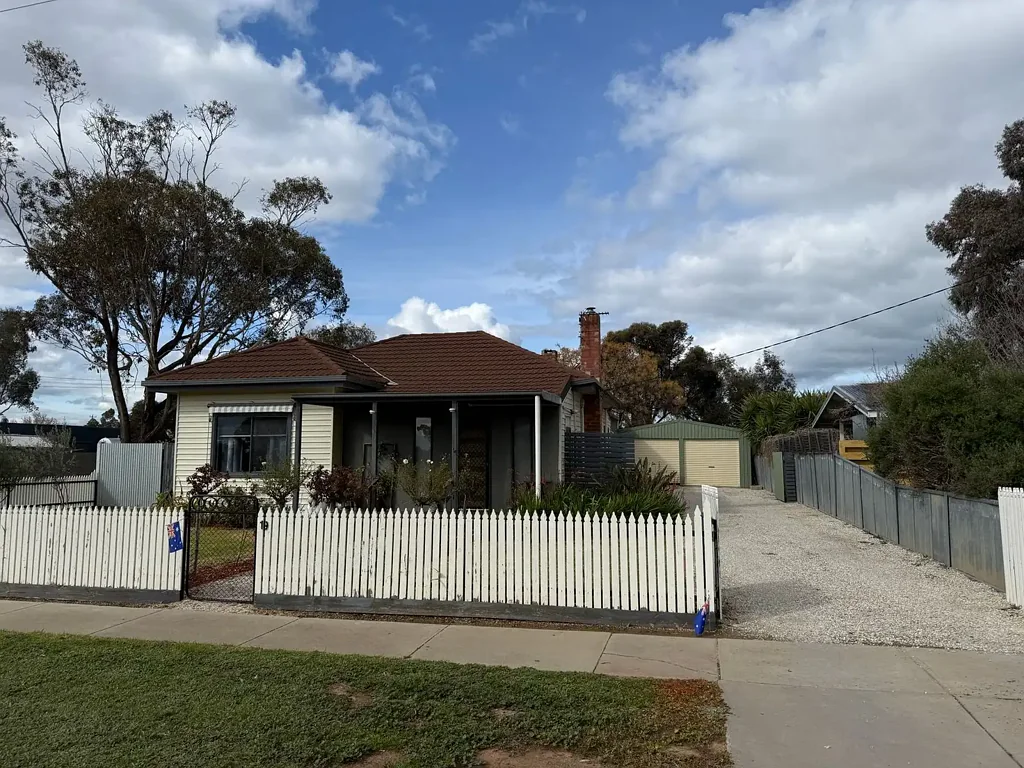 19 Queen Mary Avenue, Leitchville, VIC 3567