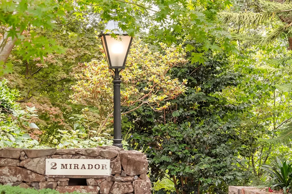 Kurrajong Heights 5房  'Mirador' - 建筑特色，植物之美 & 绝对宁静  'Mirador' - Architectural Character, Botanical Beauty & Absolute Tranquillity