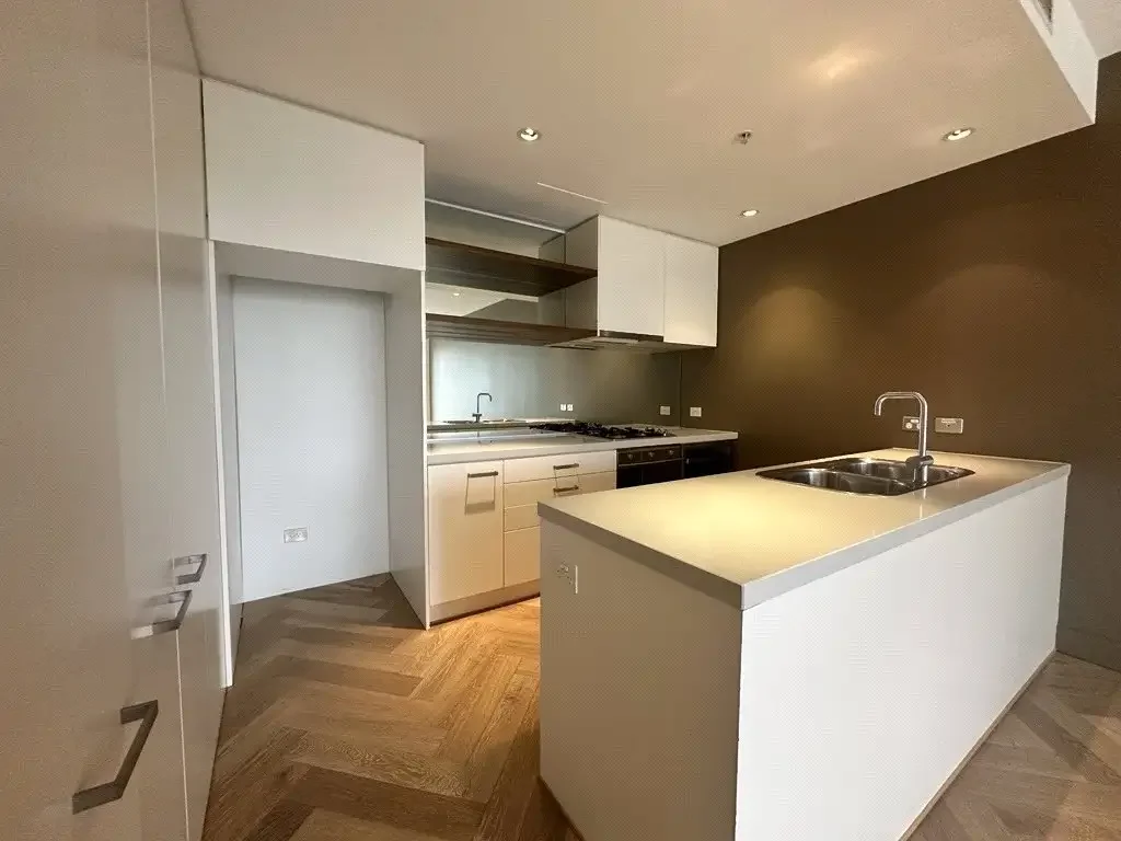 Vast Freshwater Place Elegance with Stunning City, Bay and River Views