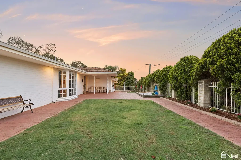 Mount Richon 4 Bedroom OVER 913SQM OF LAND AND VERY SPACIOUS LIVING!
