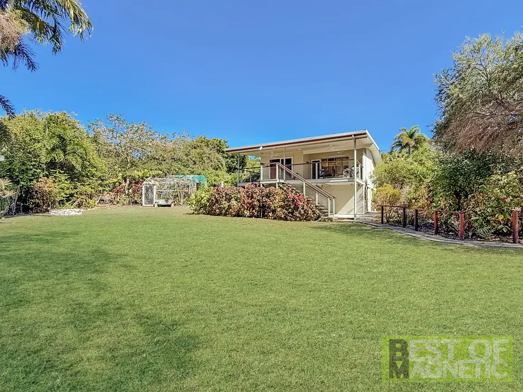 Nelly Bay 2 Bedroom 1255m2 only 100m to the Beach