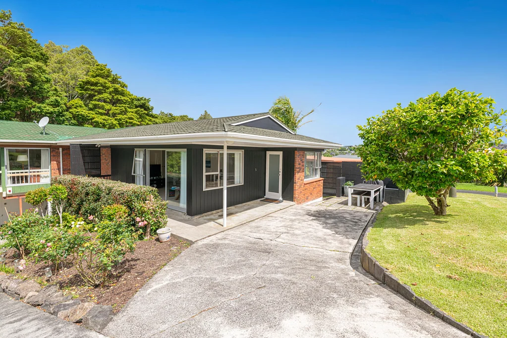 Hillcrest 2房  Sun Drenched | Spacious | Immaculate