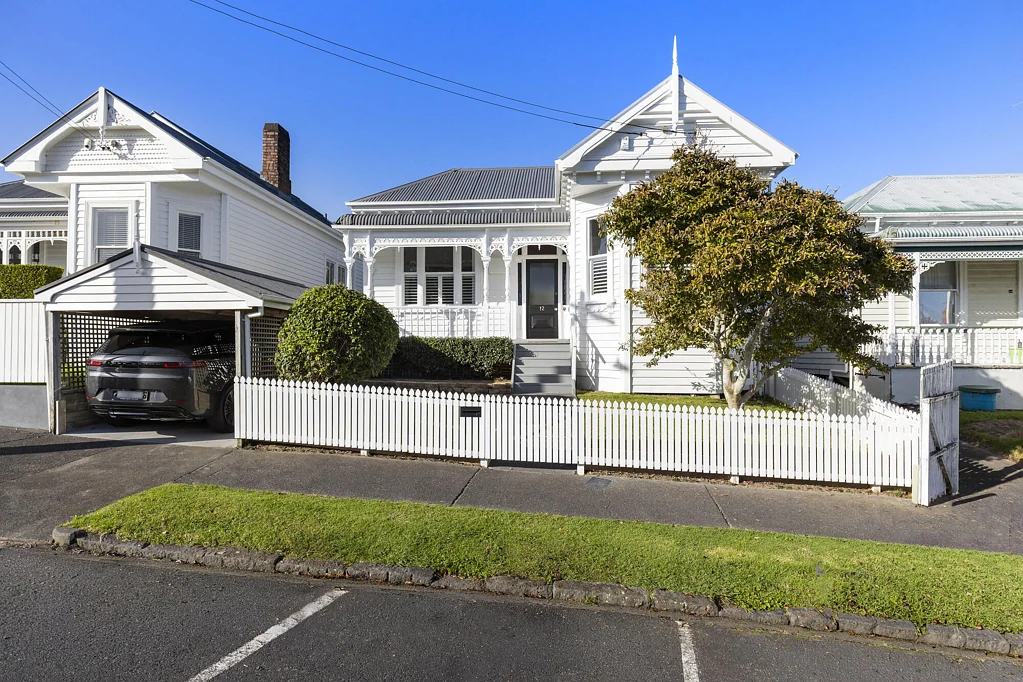 Ponsonby 3房  Elevated villa in premier Ponsonby address