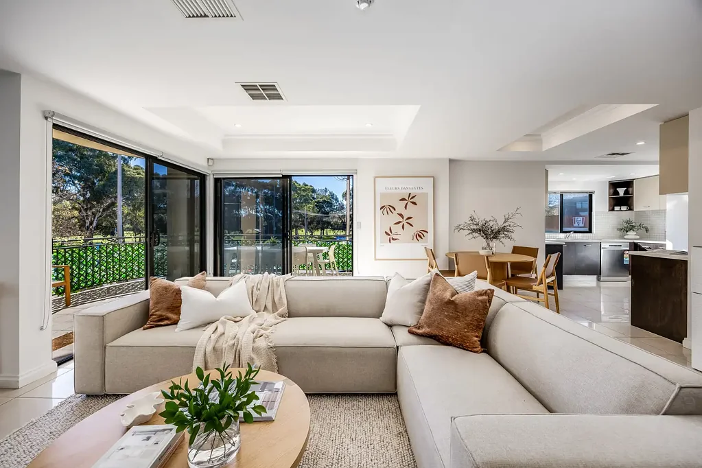 Parkside 3部屋 A Cosmopolitan Lifestyle in the Heart of Parkside.
