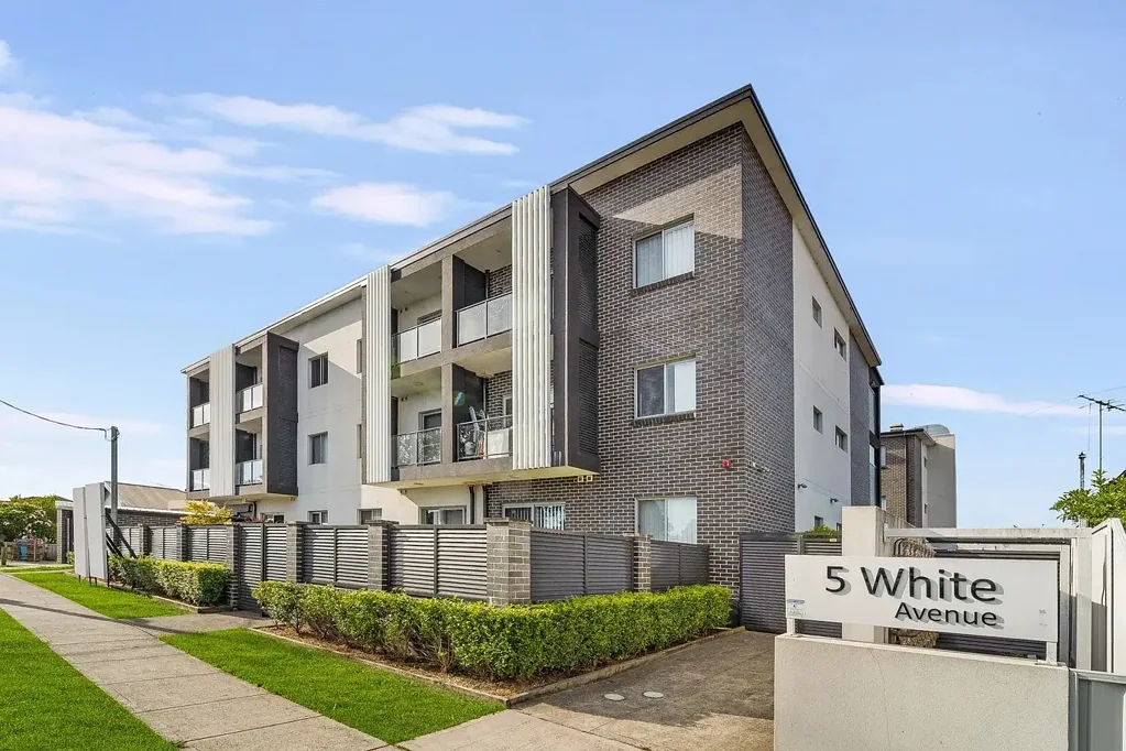 Modern Apartment with Spacious Balcony in Tranquil Bankstown Local