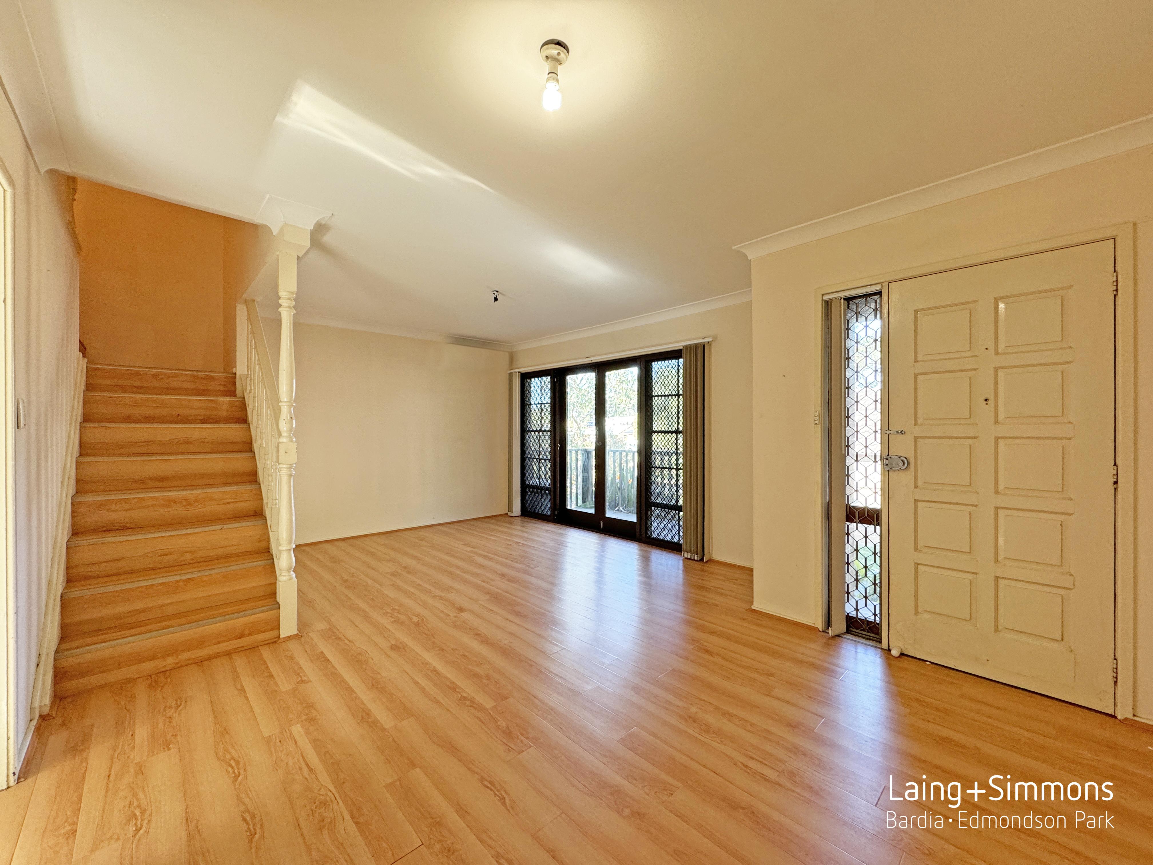 UNIT 1 9 CLIFFORD CR, INGLEBURN NSW 2565, 0 રૂમ, 0 બાથરૂમ, House