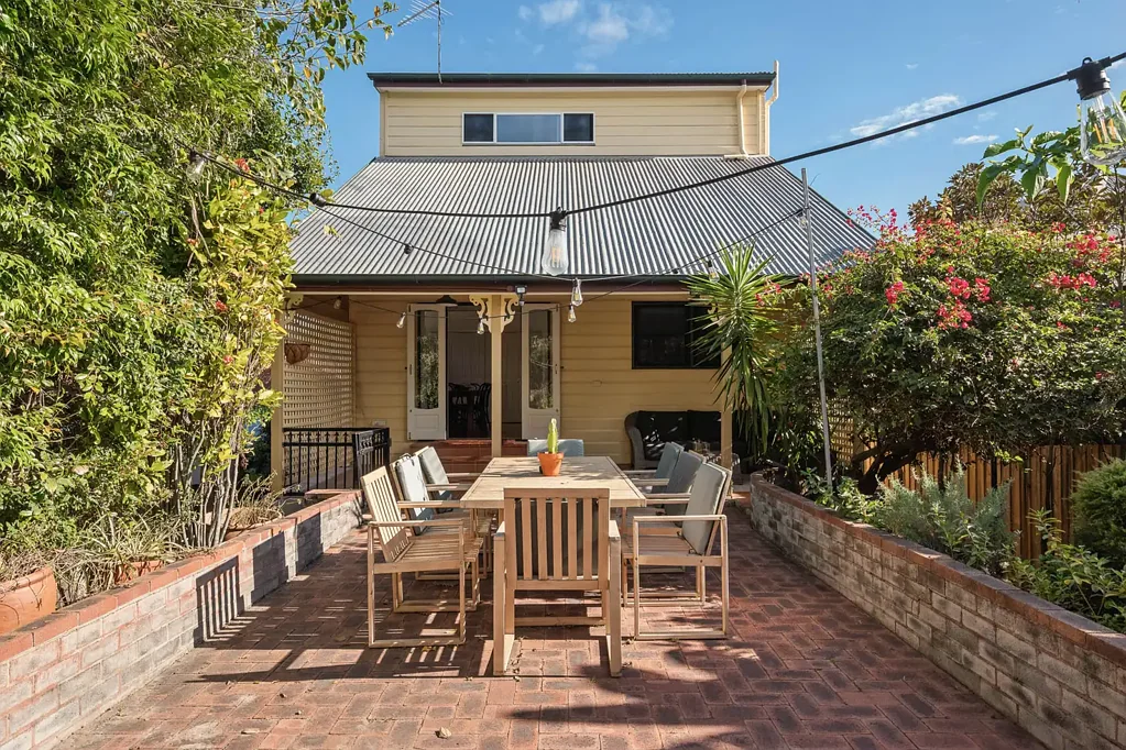 Fortitude Valley 6ਬੈੱਡਰੂਮ Post-War Opportunity Moments from James Street