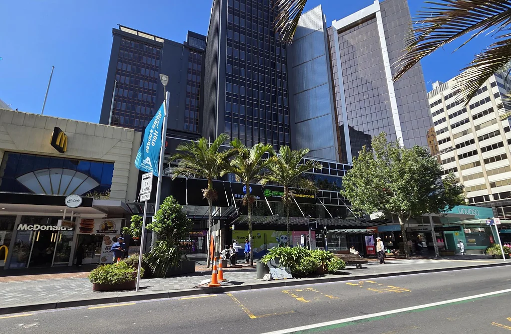 Auckland Central Queen Street – your next F&B premises!