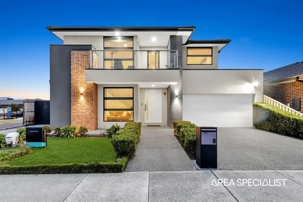 Truganina 4 Bedroom The Brief: The Brief: 8-Metre Stone Island, Luxe Bathrooms & Room to Breathe, Park Facing – on 508 SQM!!