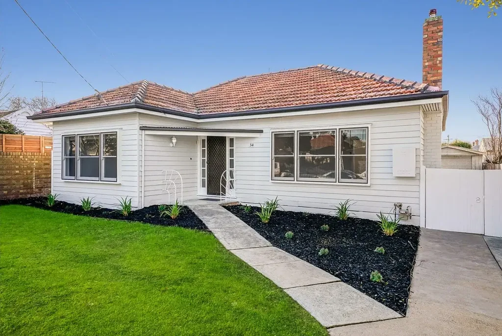 Newtown 4 Bedroom Brilliantly located
