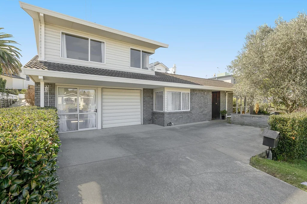 Tauranga Central 4房  Smart, stylish and seriously central