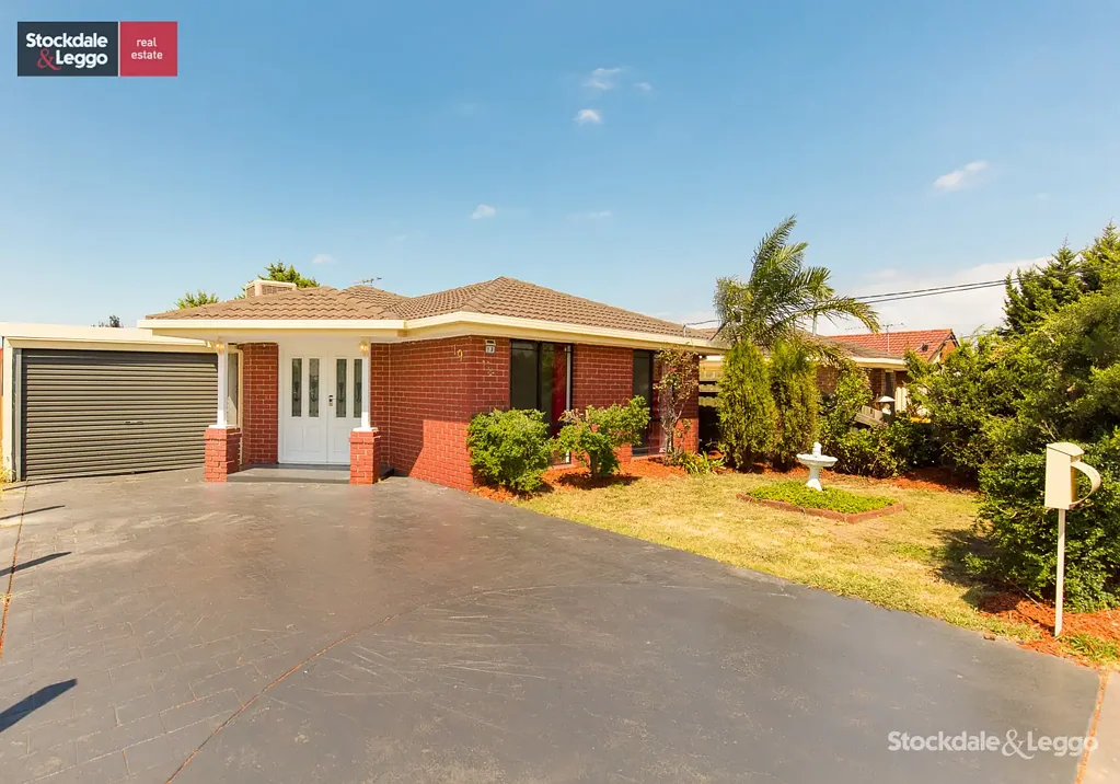 4 BEDROOM FAMILY HOME FOR RENT IN ALTONA MEADOWS!!