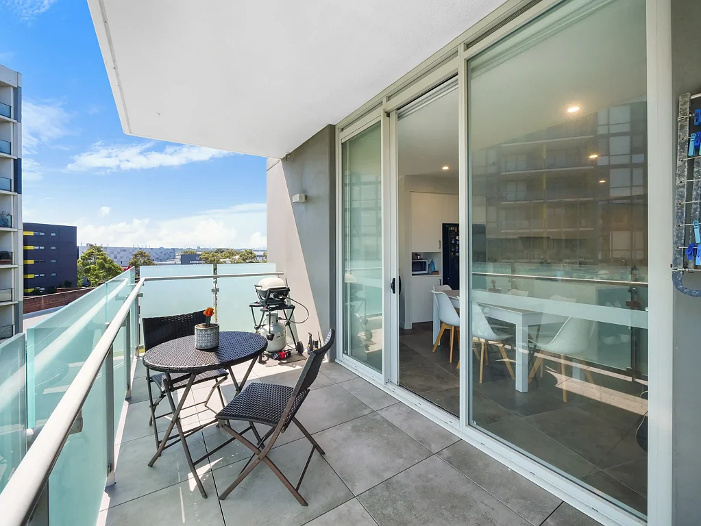 Mascot 2房  SPACIOUS & MODERN 2-BEDROOM APARTMENT WITH CITY VIEWS