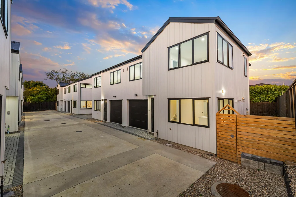 Te Atatu Peninsula 4Zimmer Corner Site - Unbeatable Beach Location