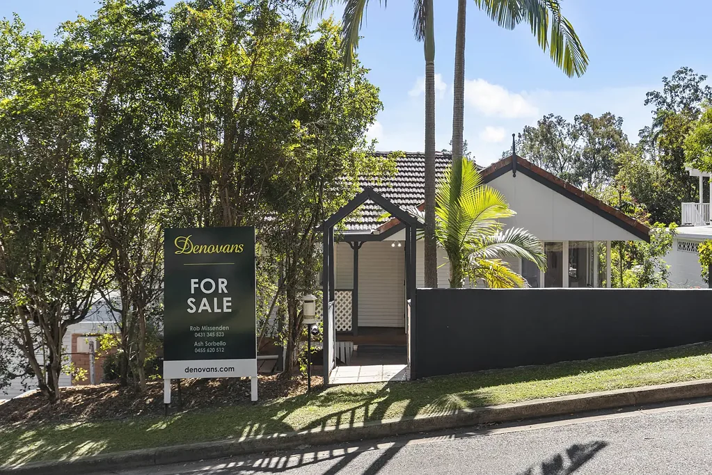 Mitchelton 3कमरा Elevated Charm in Mitchelton's Most Peaceful Pocket