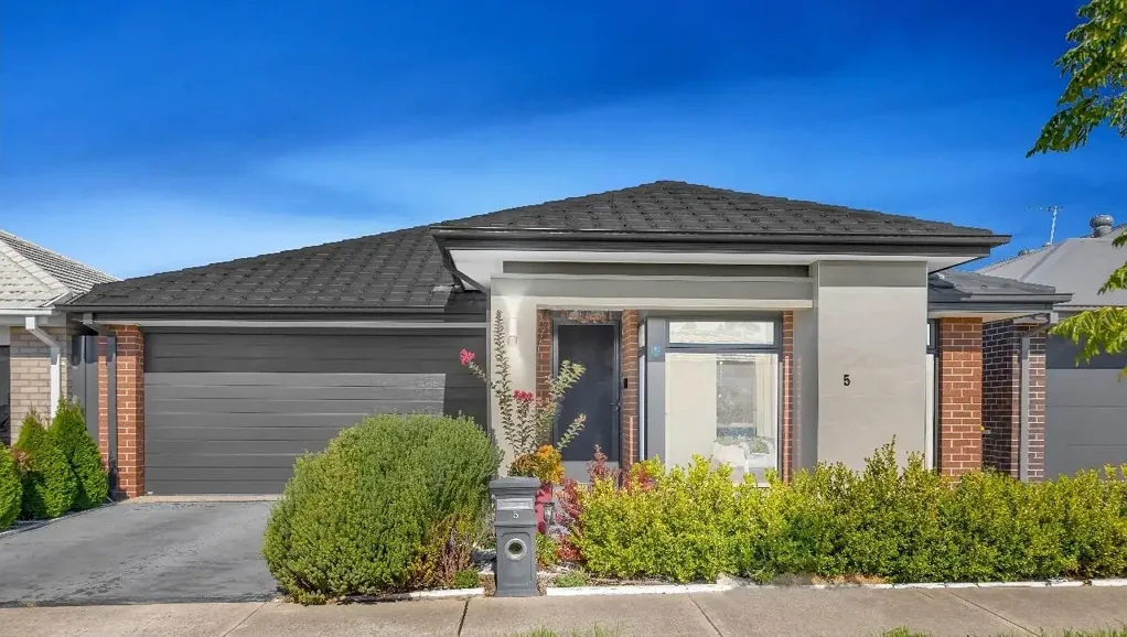 Move-In Ready Family Home with Everything You Need !!!