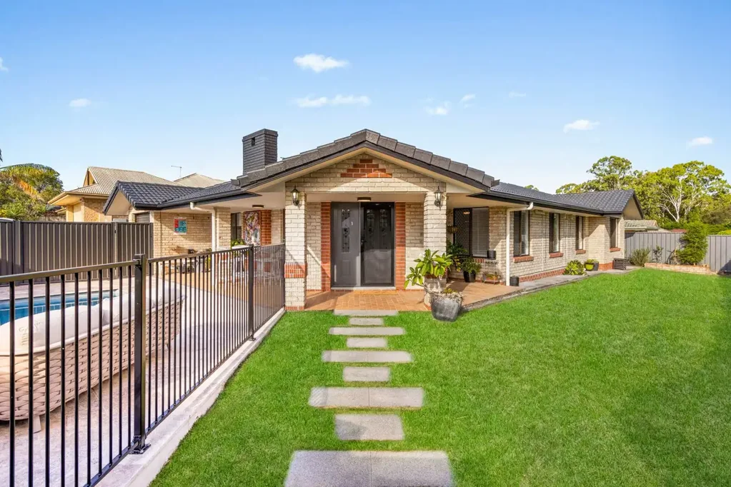 1 Remo Place, Birkdale, QLD 4159