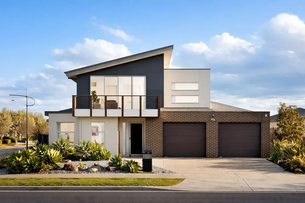 Point Cook 5Zimmer Alamanda School & Oval Front Home with Swimming Pool