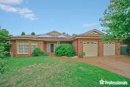 34 LAKELAND CCT, Harrington Park