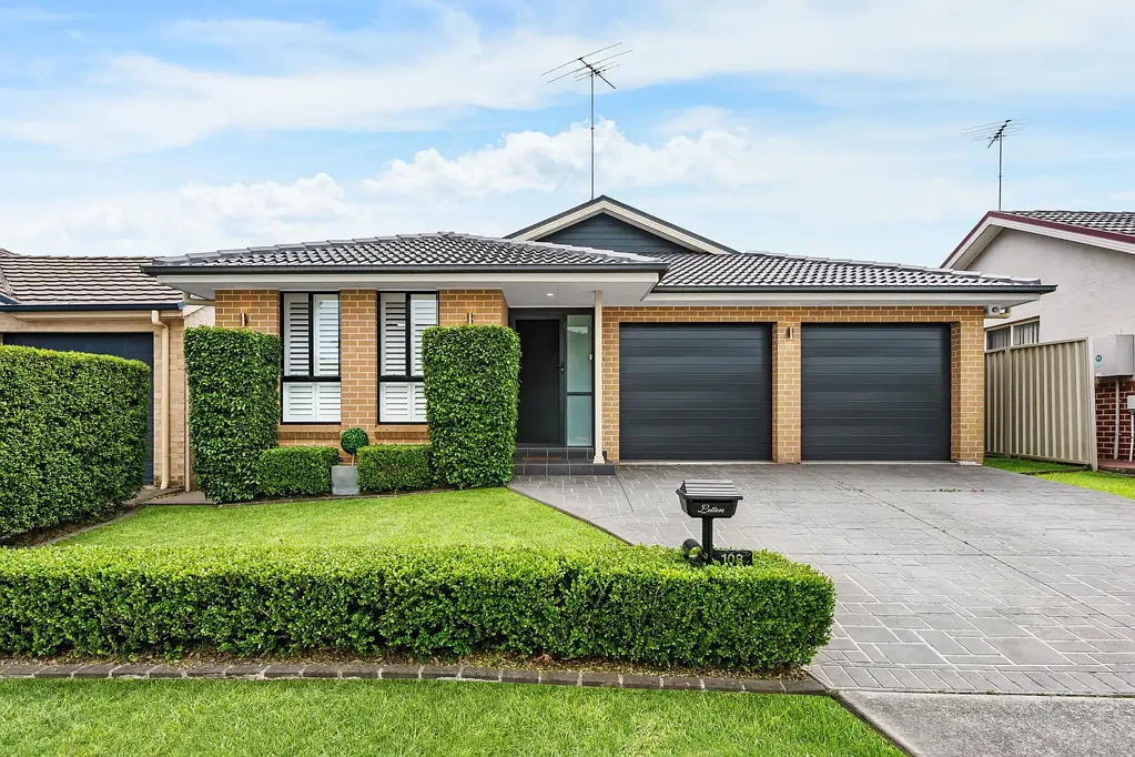 Mount Annan 3બેડરૂમ Discover the 3-Bedroom home that sets the standard. Click slide 2 to immerse yourself in the property video.