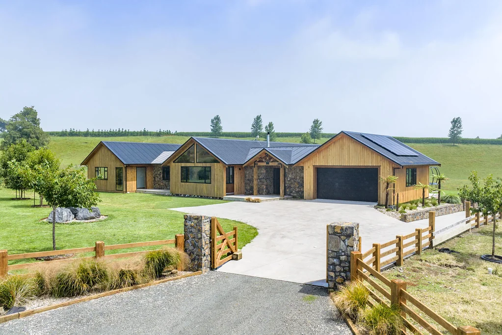 Te Pahu 5Moenga Crafted by hand - defined by macrocarpa