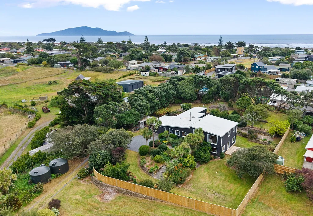 321 Te Horo Beach Road, Te Horo, Kapiti Coast, Wellington