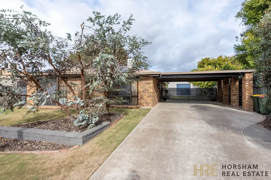 Luxurious Living in West Location